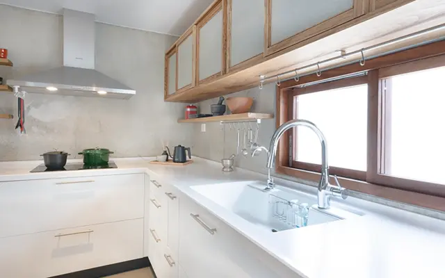 YX kichen counter in a Vietnamese project
