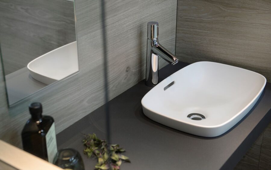 Chậu rửa mặt đá cẩm thạch nhân tạo BMC mã HV3852 từ Yoshimoto, Nhật Bản