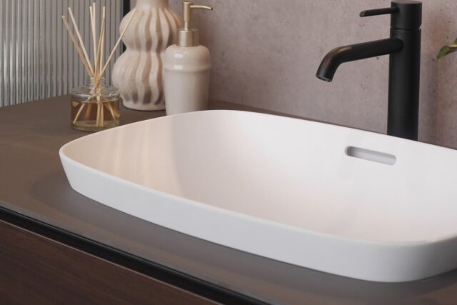 Cận cảnh chậu rửa mặt cao cấp HV3852 của Yoshimoto tại Showroom KitchenTown, Hà Nội