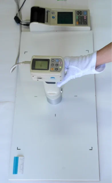 Bề mặt CRYSTAL SURFACE trước và sau thí nghiệm chịu nhiệt 350°C trong 20 phút - Delta E dưới 1,5, không có vết nứt