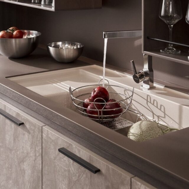 Chậu rửa chén đá Crystal Surface tại Showroom Mỹ Khang, HCM