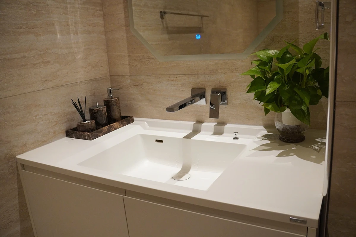 Chậu rửa mặt liền khối Yoshimoto mã SQ tại công trình Hà Nam