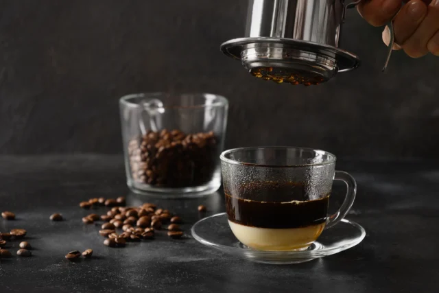 Cà phê phin, truyền thống của người Việt, nguyên nhân gây ố mặt bếp phổ biến