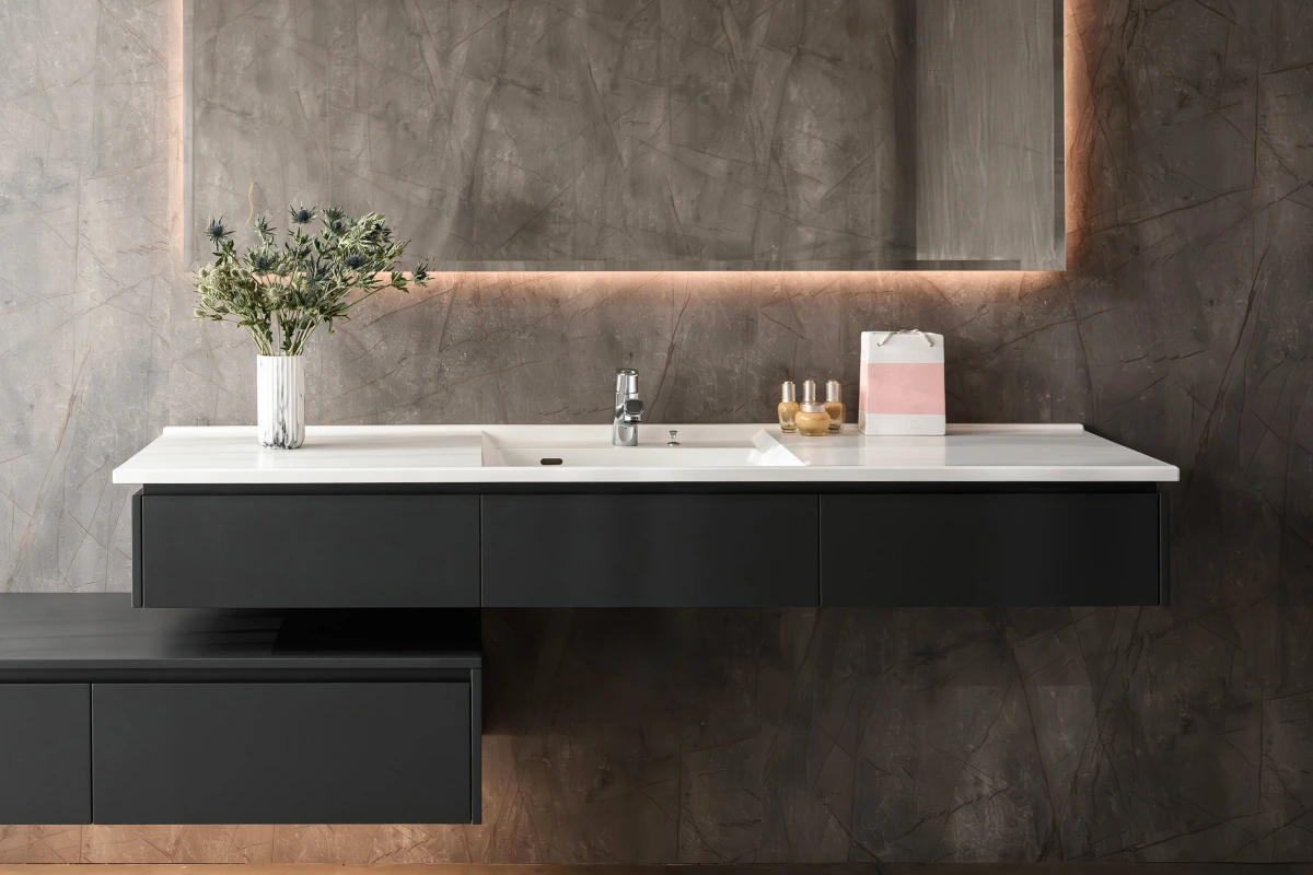 Lavabo liền khối SQ một chậu, mặt đá trắng dài trên tủ treo tường màu đen