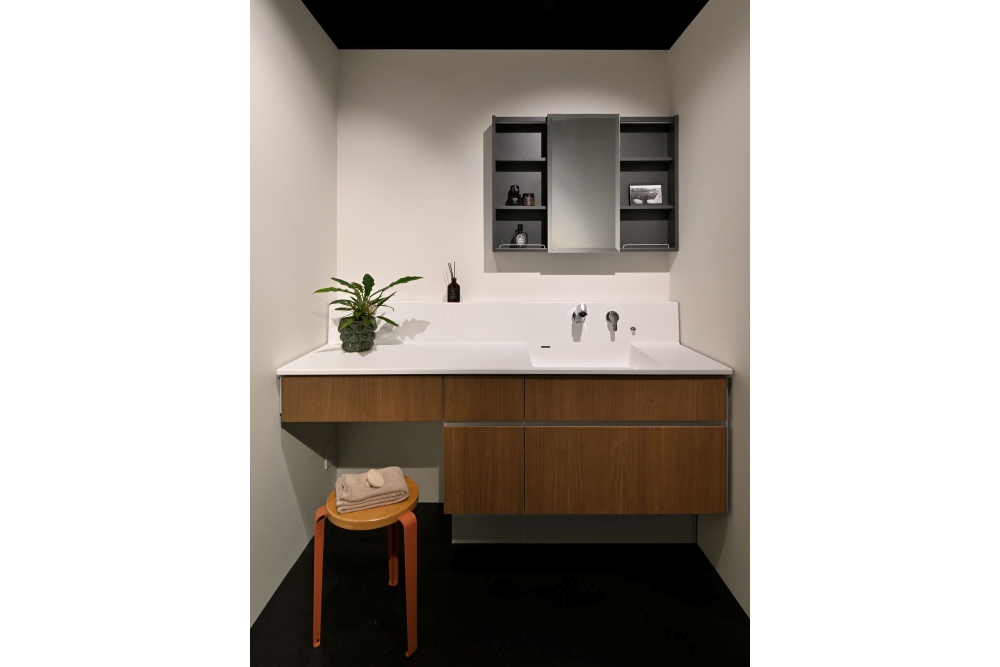 SIERRA（シエラ） - 吉本産業株式会社 | YOSHIMOTO SANGYO Co., Ltd.