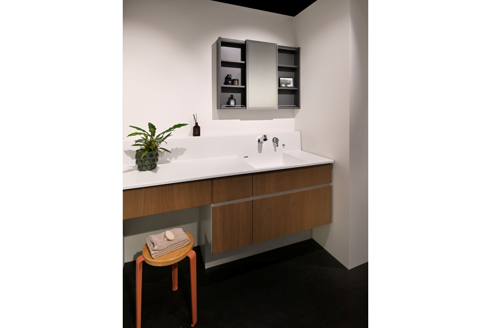 SIERRA（シエラ） - 吉本産業株式会社 | YOSHIMOTO SANGYO Co., Ltd.